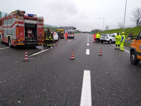 Saronno: Schianto in autostrada, ferito anche un bambino