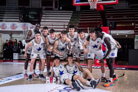 Basket: Leggende, Roma fa il bis. Varese è quarta