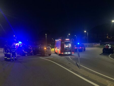 Brenta: Scontro tra due auto, nessun ferito grave