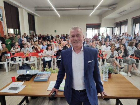 Gavirate: Pienone per Parola, candidato della continuità