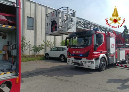 Saronno: Incendio in ditta siderurgica, intervento in forze