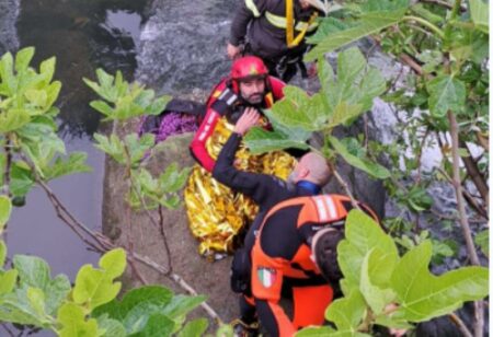 Olgiate: Si getta nell'Olona, salavata dai Vigili del Fuoco