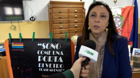 Gallarate: Teatro pieno per l'emergenza educativa