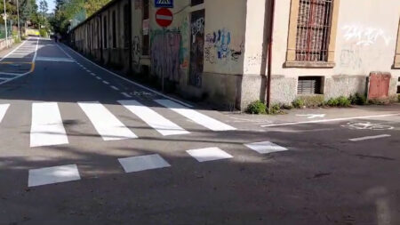 Varese: Corsia ciclabile in contromano, occhio all'angolo!
