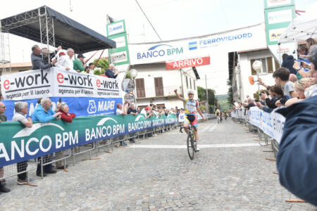 Ciclismo: Piccola Tre Valli, vince Matteo Stenico