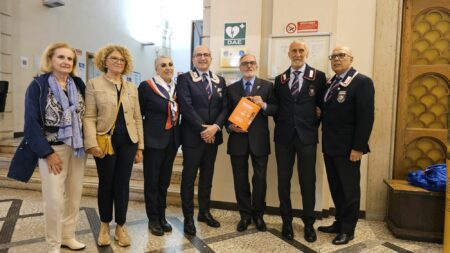 Varese: Defibrillatore in Tribunale, cerimonia di consegna