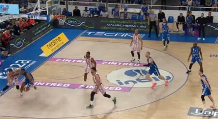 Basket: Milano prima finalista playoff