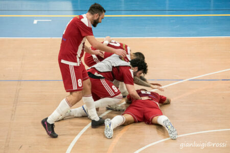 Calcio a 5: Il Futsal Varese cerca la finale playoff