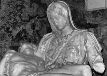 Vaticano: 1972, “Pietà” di Michelangelo presa a martellate