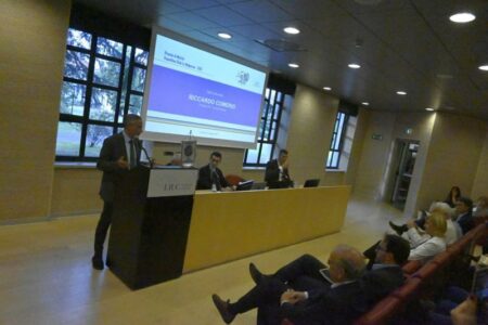 Castellanza: Una vita da massa media, Premio studio e sport