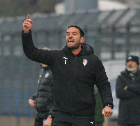 Calcio: Pro Patria verso la riconferma di mister Colombo