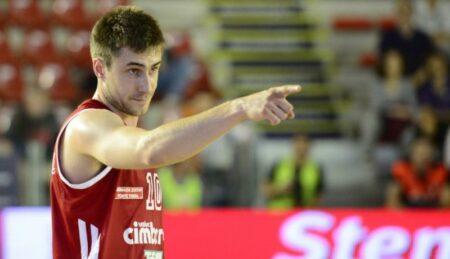 Basket: Varese punta Andrea De Nicolao e Riccardo Visconti