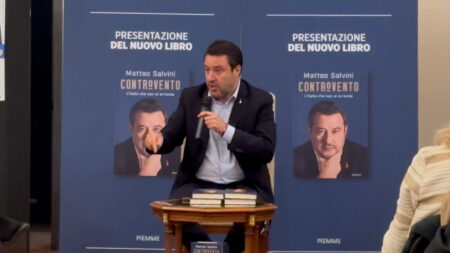 Tradate: Salvini cita Pound e "la forza delle idee"
