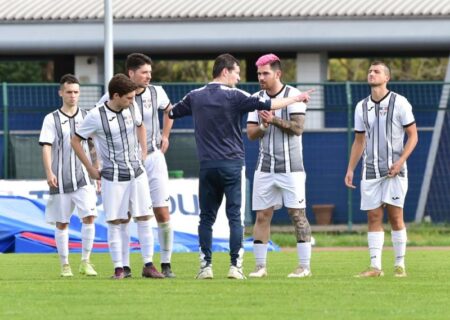 Calcio: Cassano: lasciano Adami e mister Visentin