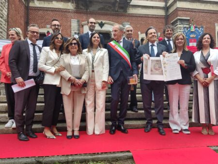 Busto: Civica benemerenza al benefattore Giorgio Paglini