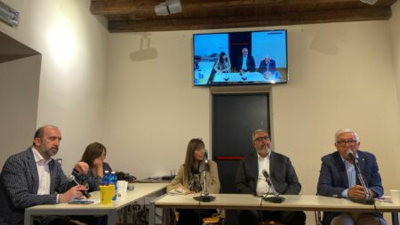 Castiglione: Ultimo "match" tra candidati, sala gremita