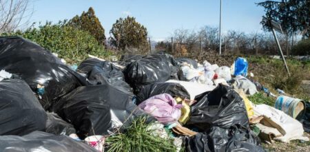 Varese: Abbandono rifiuti, 150 casi in 17 mesi