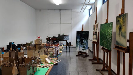 Cardano: Artisti in erba espongono alla Montessori