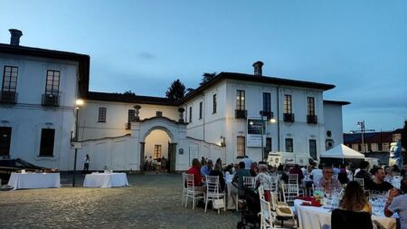 Busto: PalaCicogna by night, 40 persone ai tour guidati