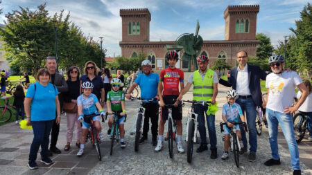Busto: Manzoni, 100 bimbi in bici dalla scuola al parco