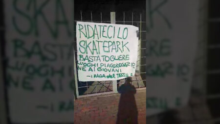 Busto: Striscione, “Ridateci lo skatepark del Tessile”