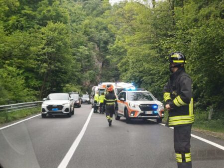 Induno: Auto fuori strada sulla ss233, un ferito