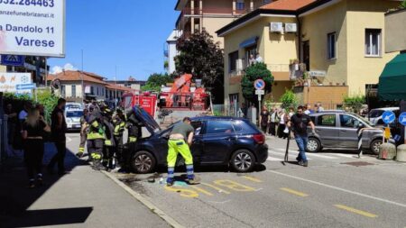 Varese: Scontro tra auto, soccorsi in via Crispi