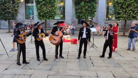 Varese: I "mariachi" conquistano la Città Giardino