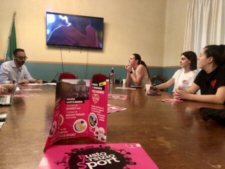 Busto: Villaggio Cuore Pieno in piazza