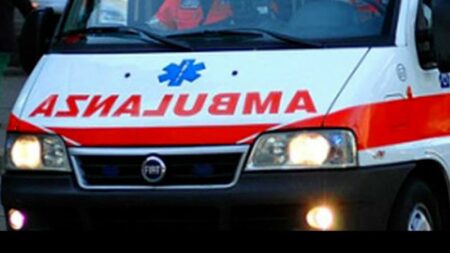 Somma: Auto si ribalta sulla strada per Malpensa, ferito