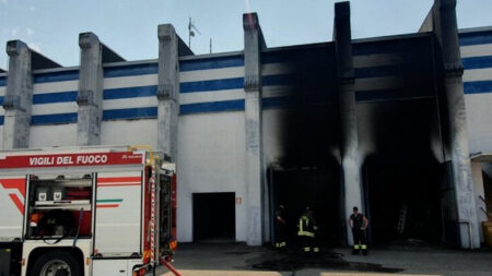 Busto: Brucia il magazzino attrezzi della Pro Patria