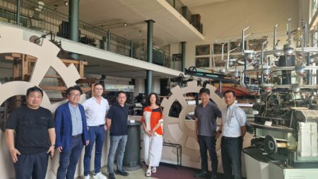 Busto: Visite internazionali al Museo del Tessile