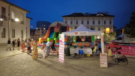 Busto: Villaggio Cuore Pieno nella piazza da animare