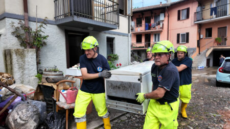 Malnate: La voce della Folla: “Non dormiamo la notte”