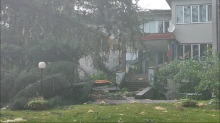 Varese: Scuola Medea scoperchiata dalla tempesta