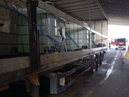 Gerenzano: Soda caustica per strada, intervento in corso