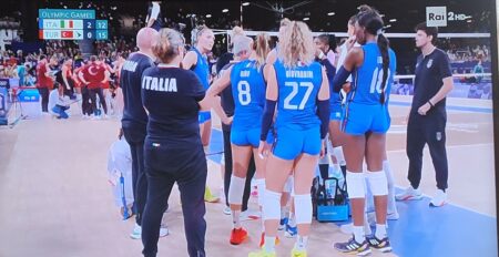 Parigi: Le ragazze del volley battono la Turchia