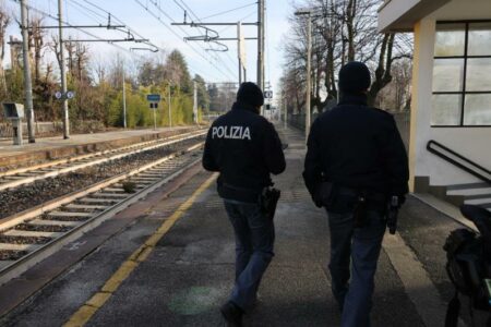 Tradate: In treno con la famiglia, ma non può. Arrestato