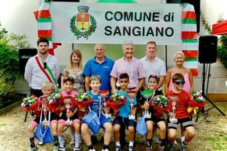 Ciclismo: In 100 per il Gran Premio Comune di Sangiano
