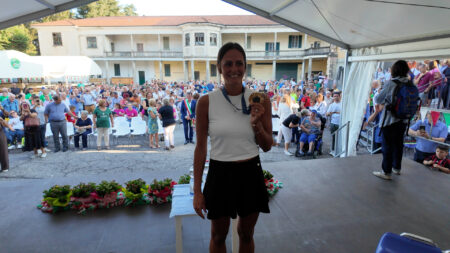 Albizzate: Bosetti d'oro, bagno di folla in Comune