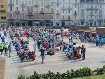 Varese: Raduno Vespa, un "esercito" che fa la Storia