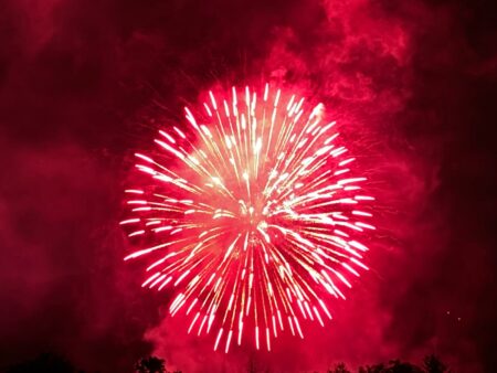 Porto C.: Notte di luci, i fuochi sul Lago Ceresio