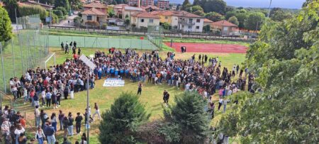 Sesto C.: Ragazzi in presidio: "Vogliamo la palestra"