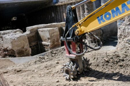 Brescia: Incidente in cantiere, 47enne investito da ruspa
