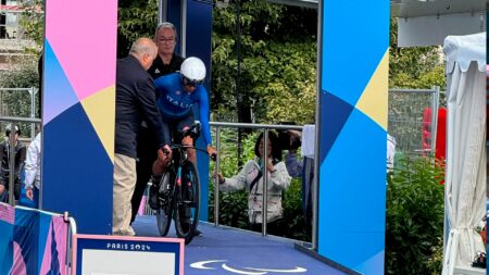 Parigi: Eleonora Mele, il "via" della bustocca nella crono