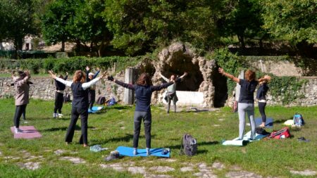 Varese: Campo dei Fiori, lo Yoga fa il pienone