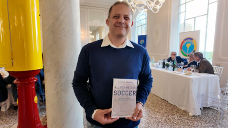Varese: Calcio e meritocrazia nel libro di Mangione