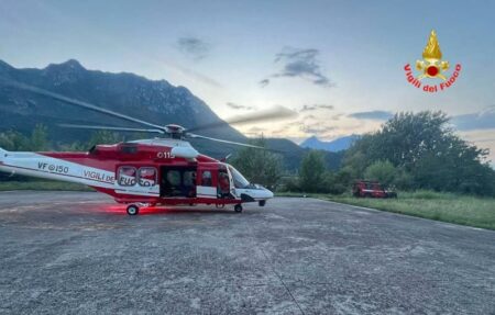 Lecco: Precipita parapendio, lunga operazione di soccorso
