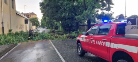 Milano: Maltempo, già 50 interventi dei Vigili del Fuoco