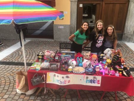 Busto: Bene il Kids market, Sbaracco al riparo nei negozi
